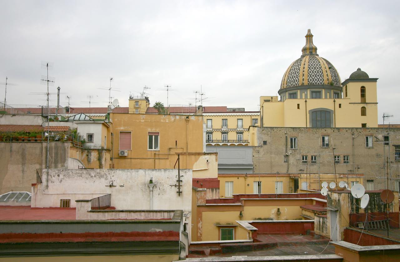 Al Centro E Meglio B&B Napoli Esterno foto