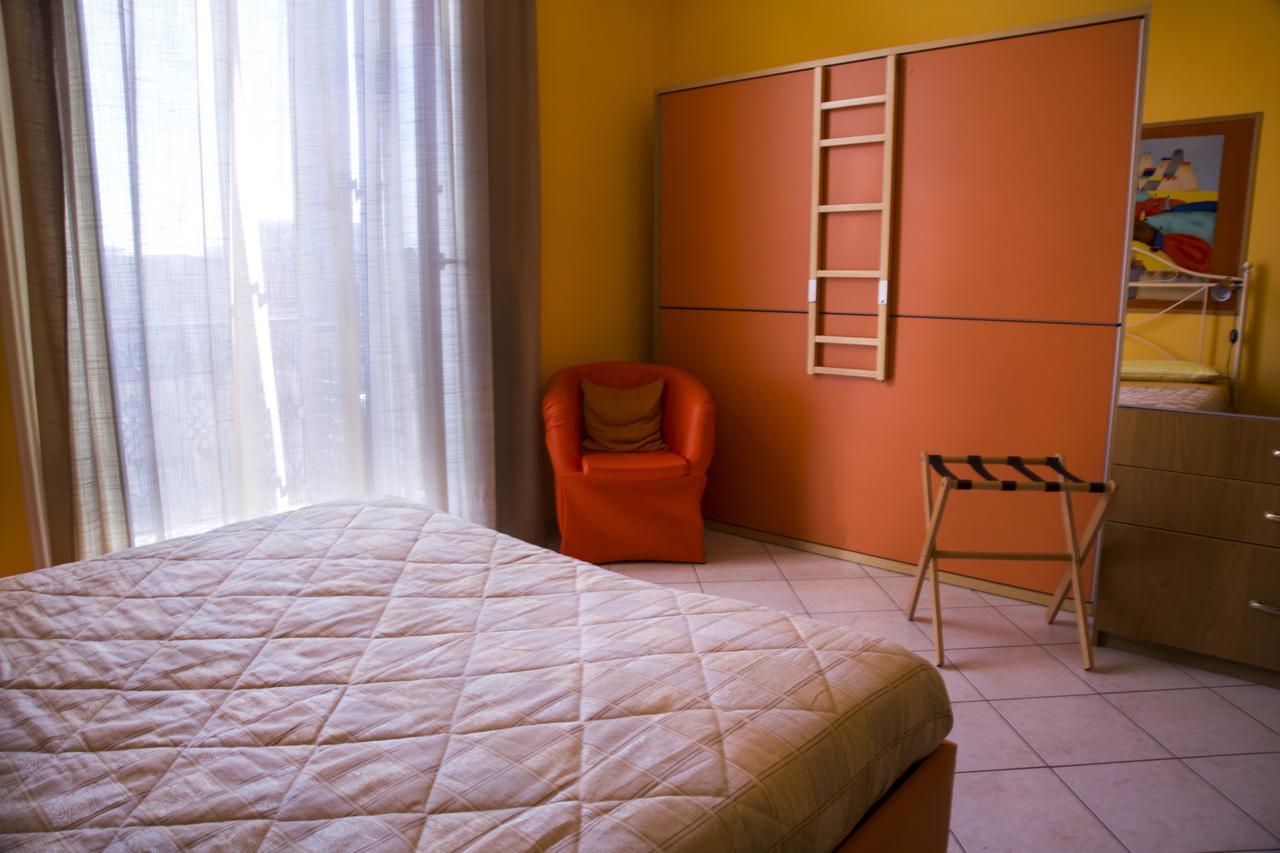 Al Centro E Meglio B&B Napoli Esterno foto