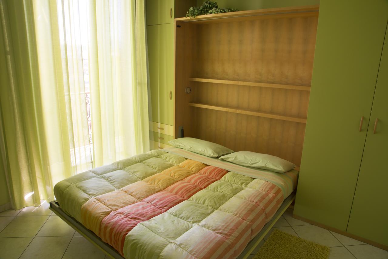 Al Centro E Meglio B&B Napoli Esterno foto