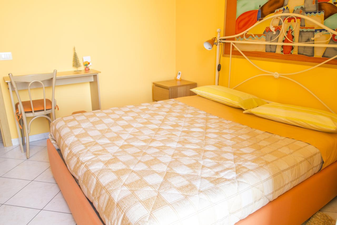 Al Centro E Meglio B&B Napoli Esterno foto