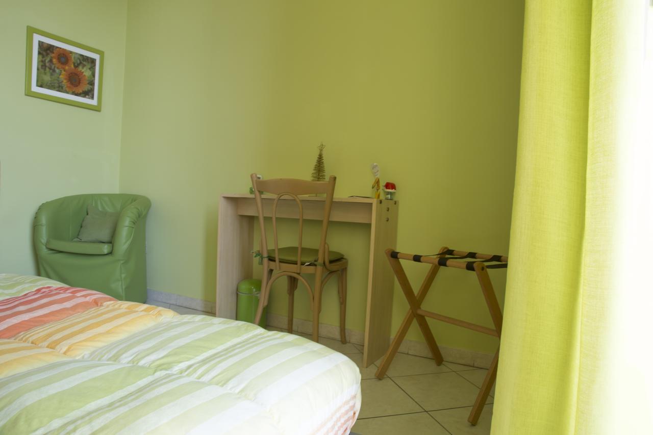 Al Centro E Meglio B&B Napoli Esterno foto