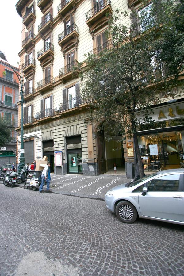 Al Centro E Meglio B&B Napoli Esterno foto