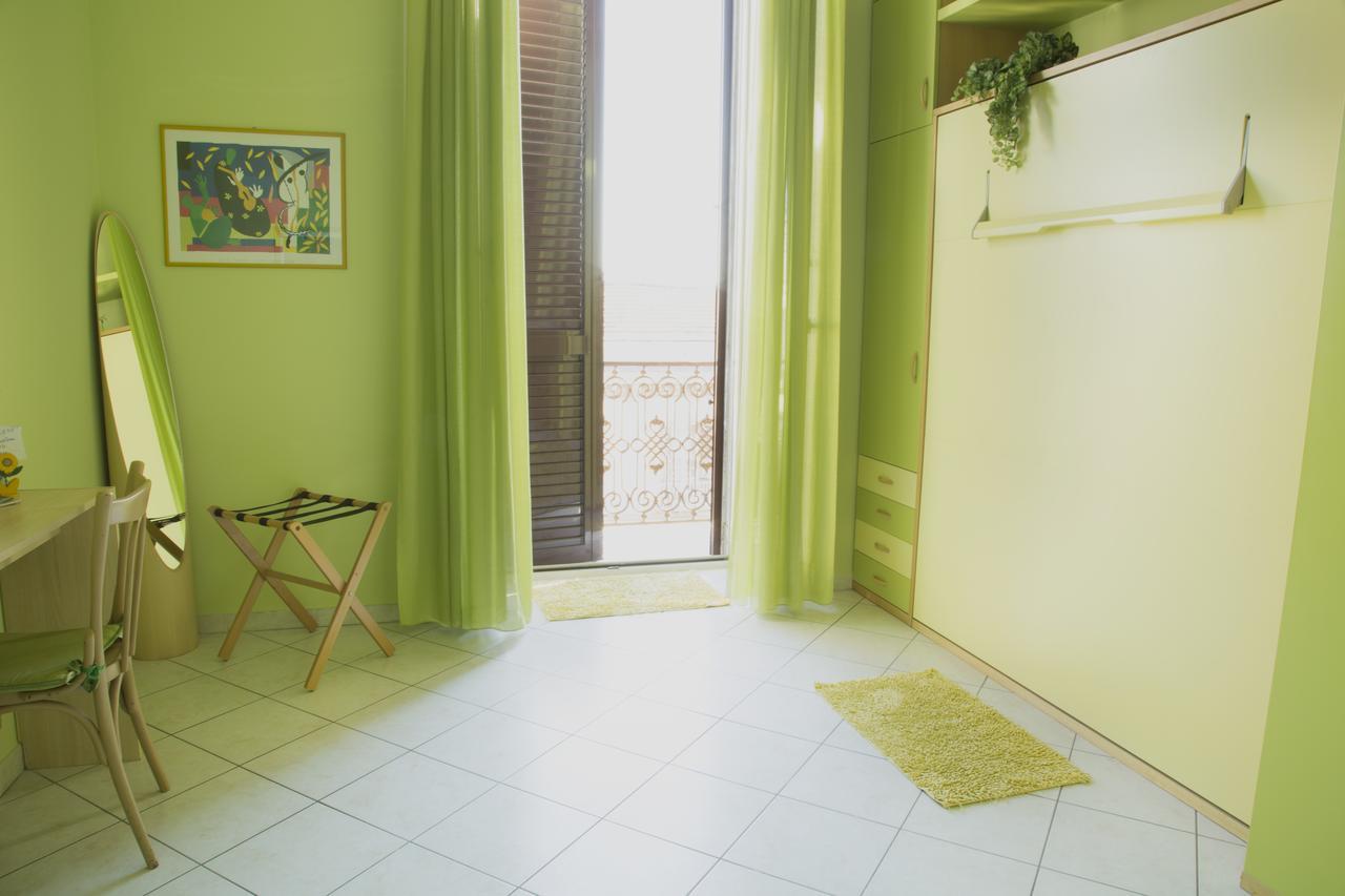 Al Centro E Meglio B&B Napoli Esterno foto