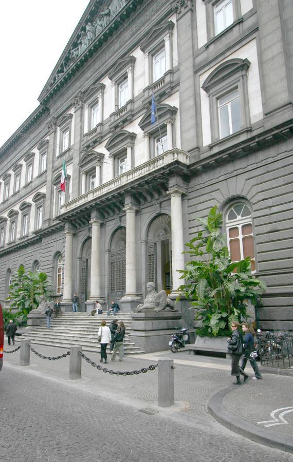 Al Centro E Meglio B&B Napoli Esterno foto